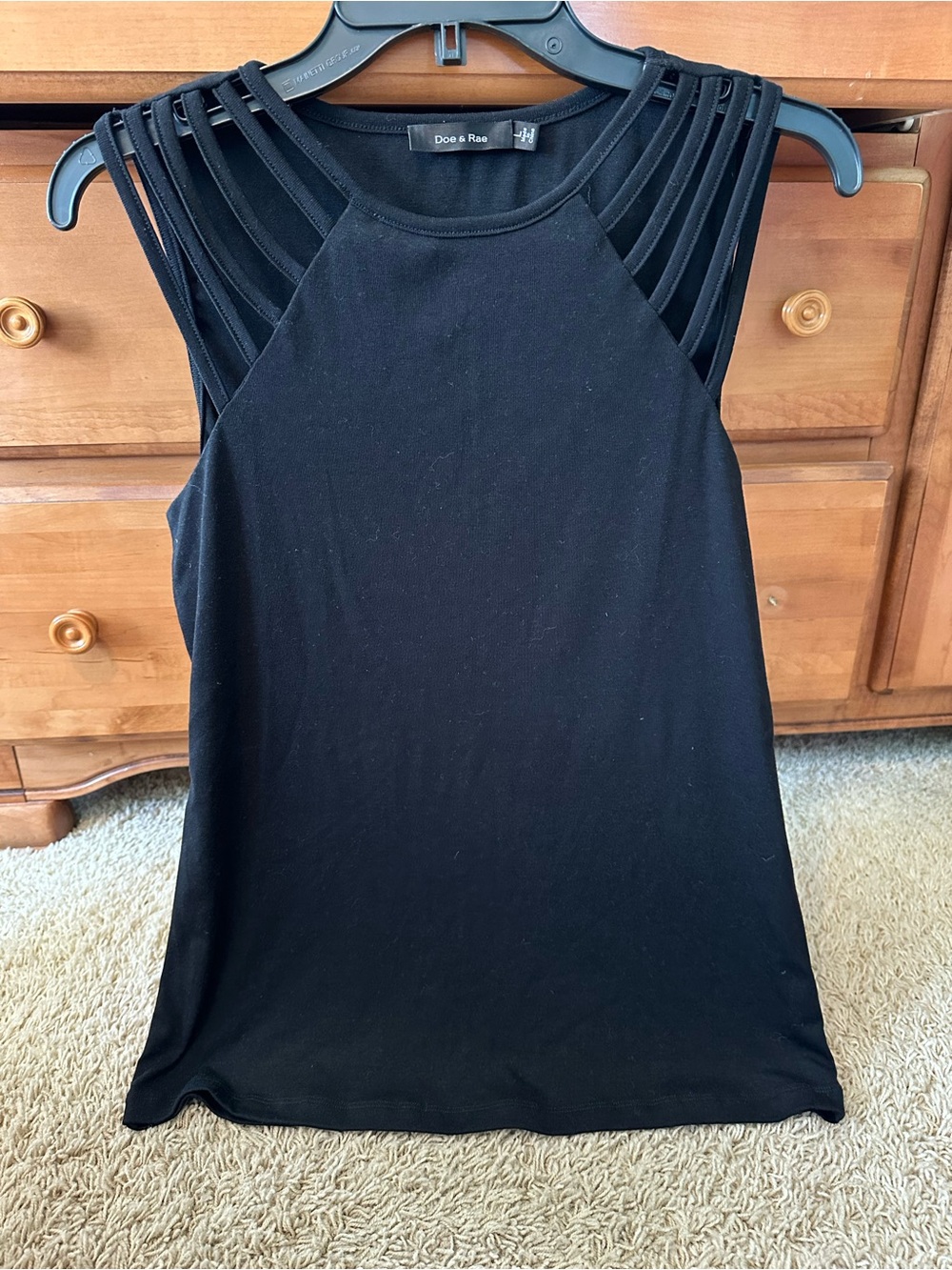NWOT DOE & RAE LATTICE SHOULDER TOP